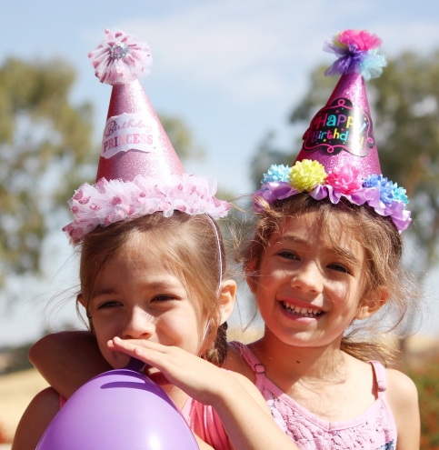 girls with hats