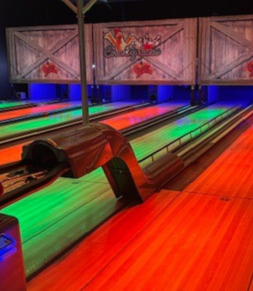 mini-bowling-lanes-country-junction.webp